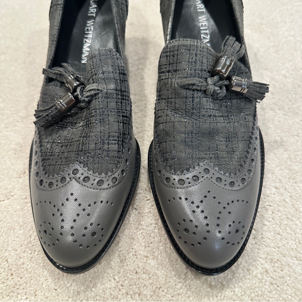 Stuart Weitzman Black & Gray Heels Brogue Loafers Tassel Accent Narrow Fit sz 8 - Picture 10 of 14